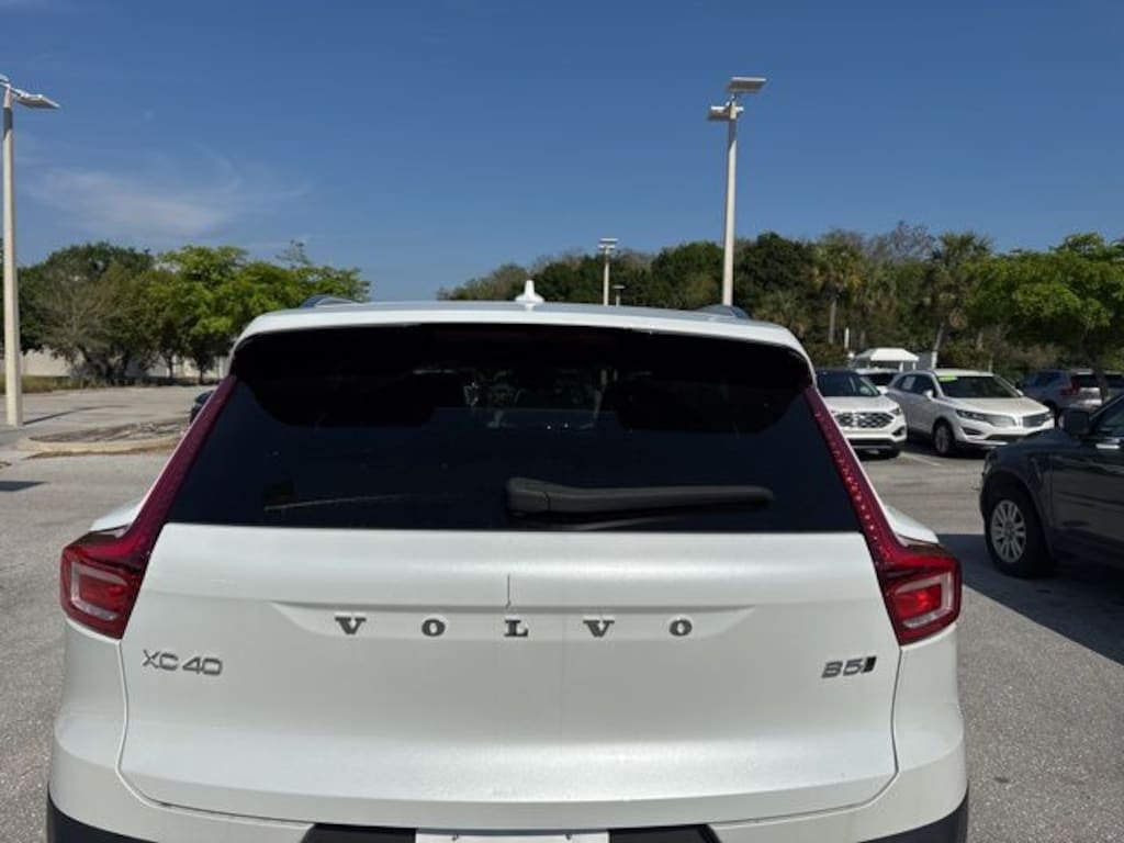 Used 2023 Volvo XC40 Ultimate SUV