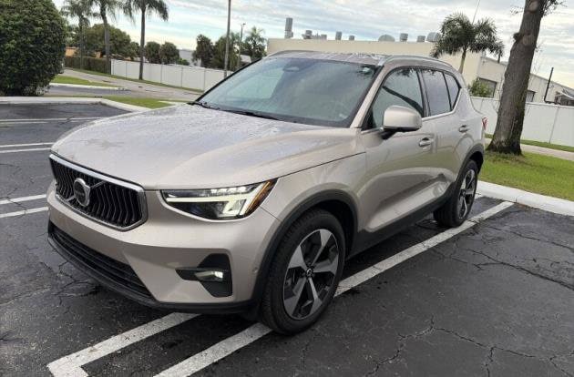 2024 Volvo XC40 SUV 