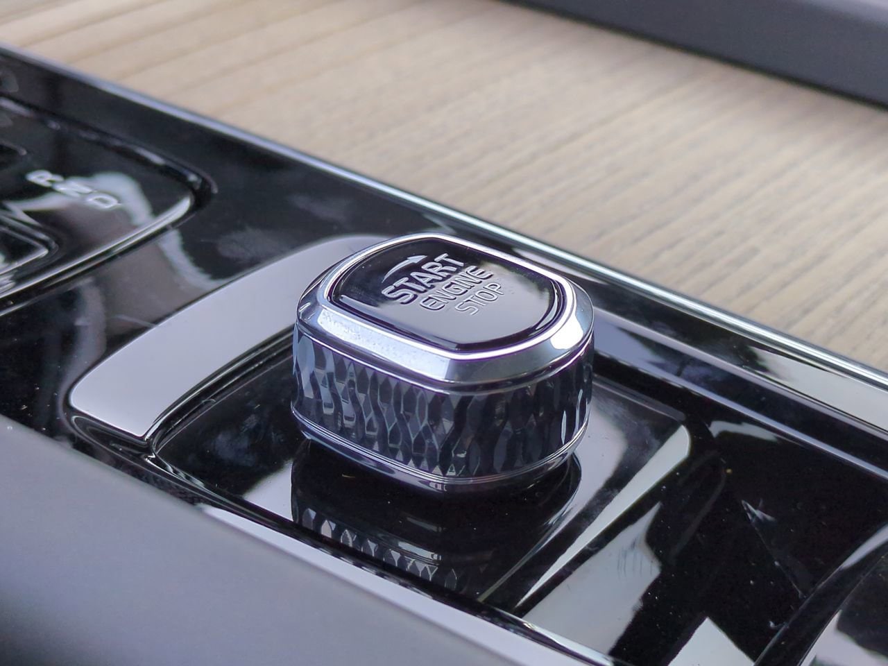 2026 Volvo XC60 Core - Photo 29