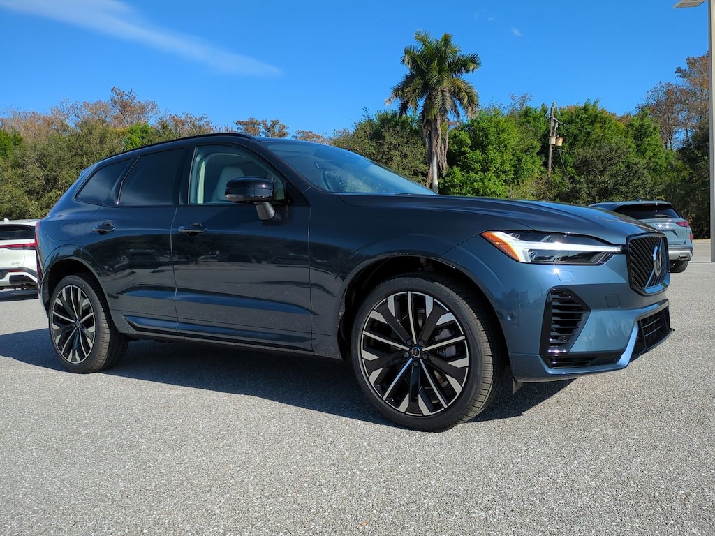 New 2026 Volvo XC60 plug-in hybrid T8 Ultra SUV