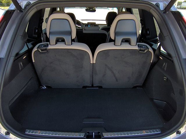 2026 Volvo XC90 Plus - Photo 14
