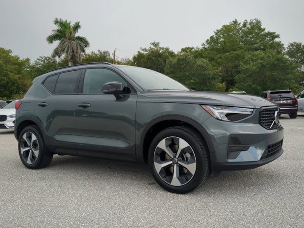 Used 2026 Volvo XC40 B5 Core SUV