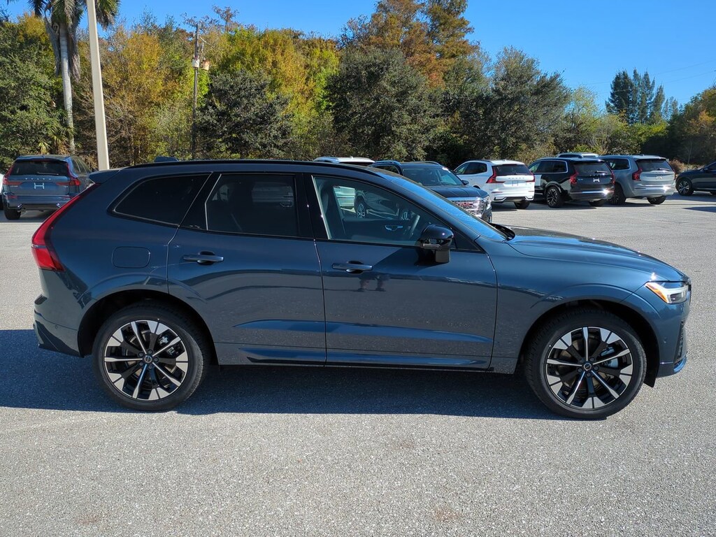 New 2026 Volvo XC60 plug-in hybrid T8 Plus SUV