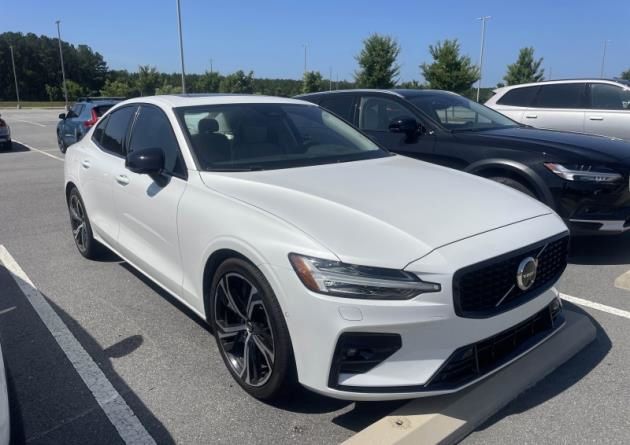 2025 Volvo S60 B5 Plus Dark AWD's photo