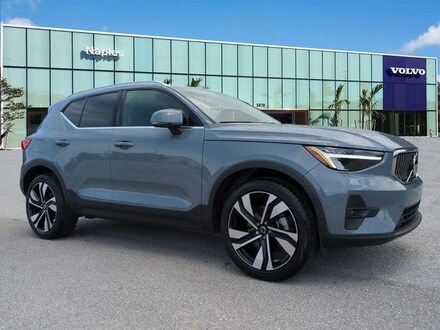 2023 Volvo XC40 B5 Plus Bright Theme SUV YV4L12UE1P2056598