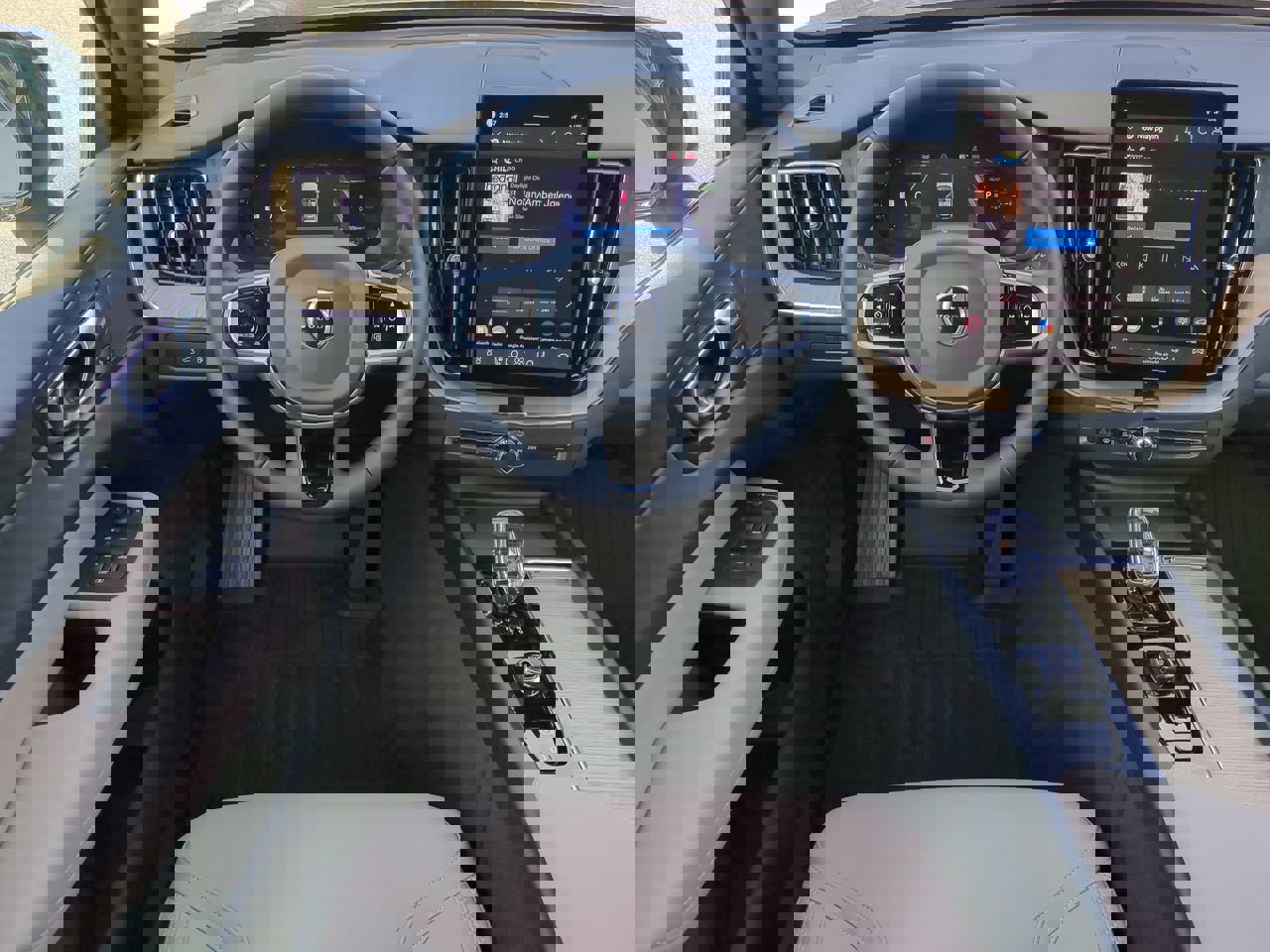 2026 Volvo XC60 Core - Photo 17