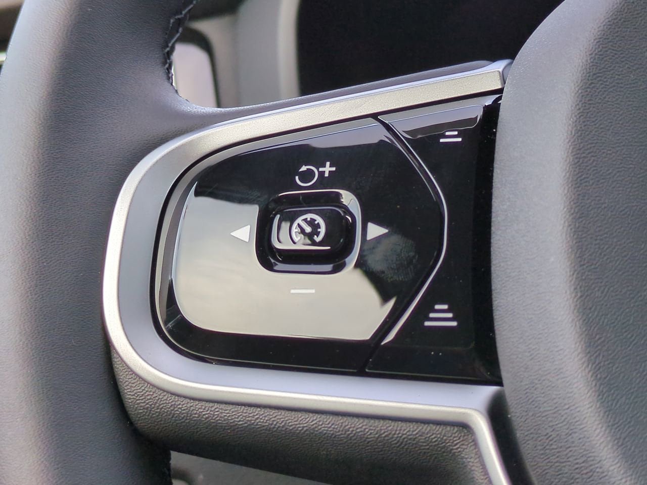 2026 Volvo XC60 Core - Photo 26