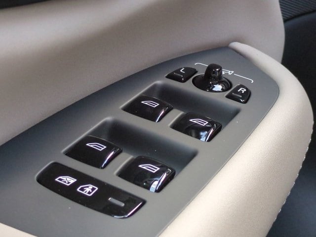 2026 Volvo XC90 Plus - Photo 25