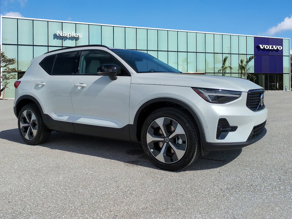 New 2026 Volvo XC40 B5 Plus SUV
