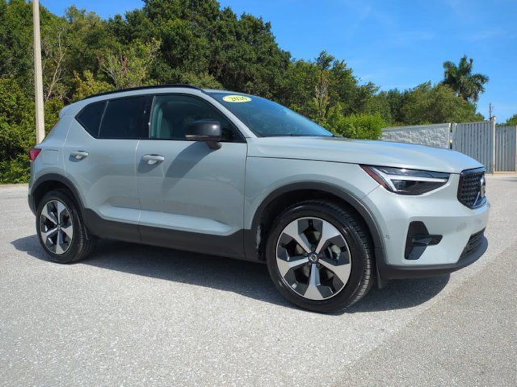 Certified 2026 Volvo XC40 B5 Plus SUV
