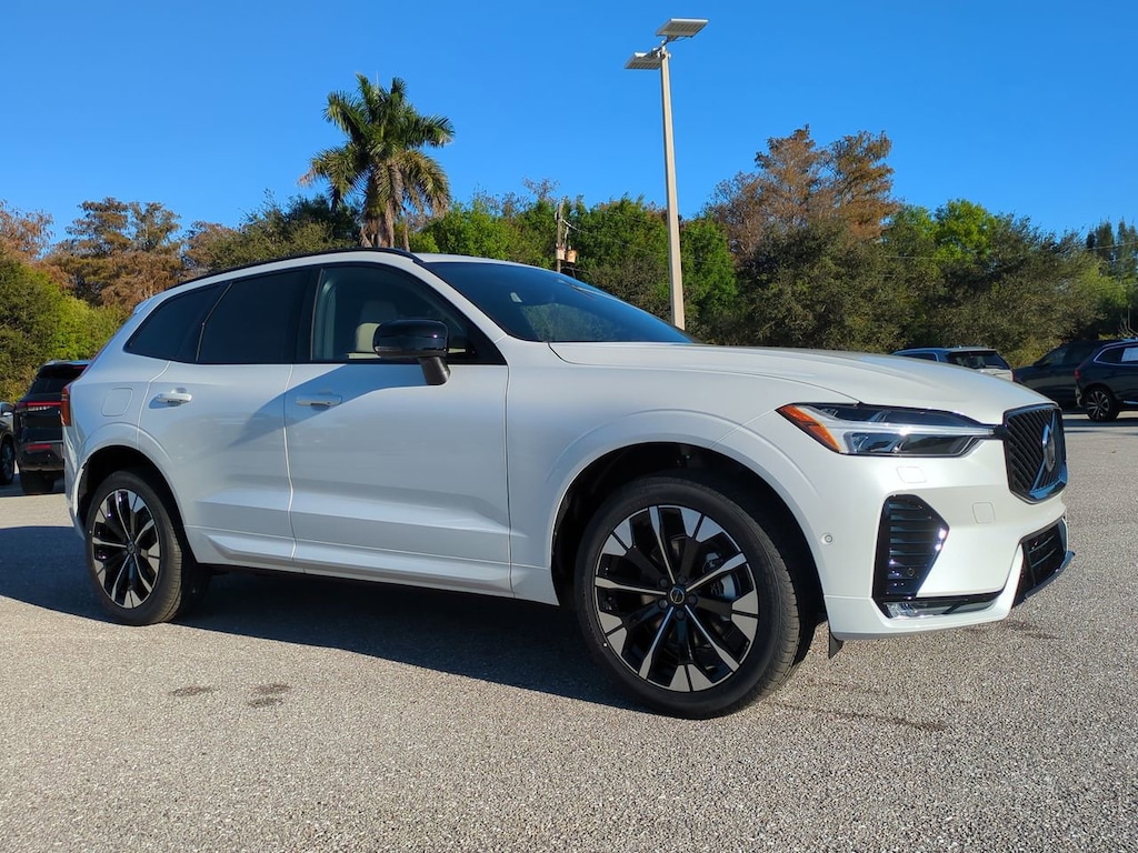 New 2026 Volvo XC60 B5 Plus SUV