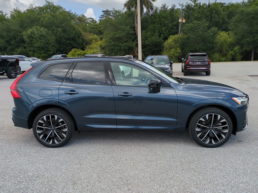 New 2026 Volvo XC60 plug-in hybrid T8 Ultra SUV