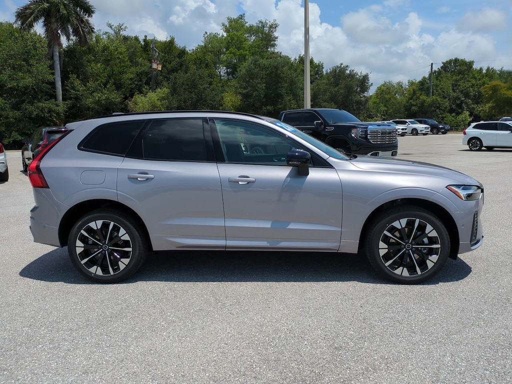 New 2026 Volvo XC60 B5 Plus SUV