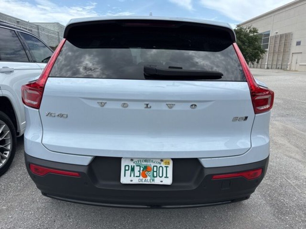 Used 2024 Volvo XC40 B5 Plus Dark Theme SUV