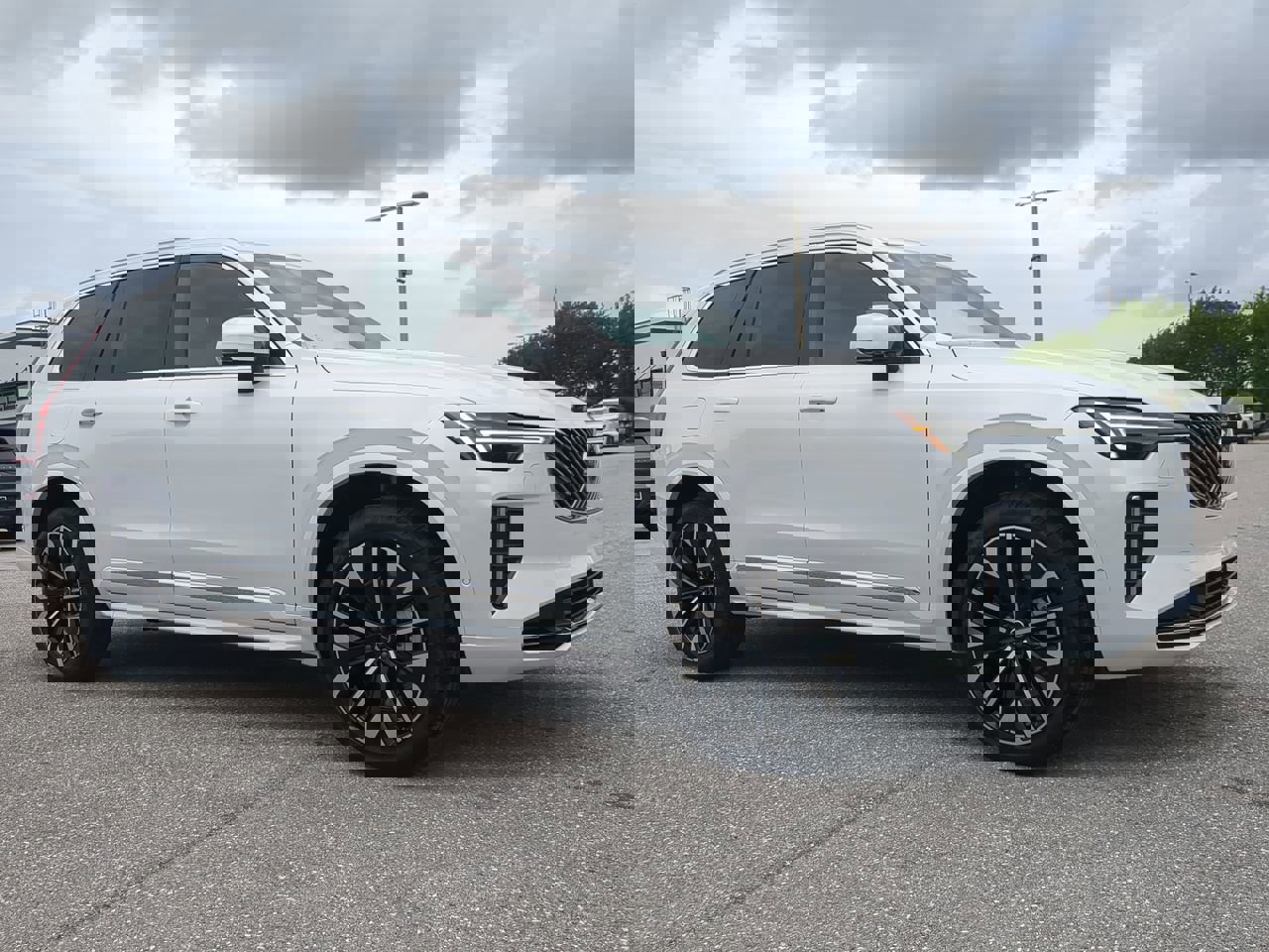 2026 Volvo XC90 Plus photo 2