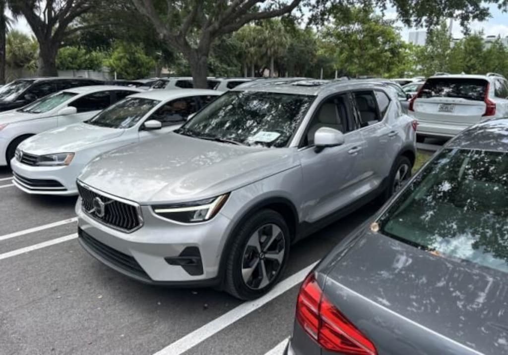 Used 2023 Volvo XC40 Ultimate SUV