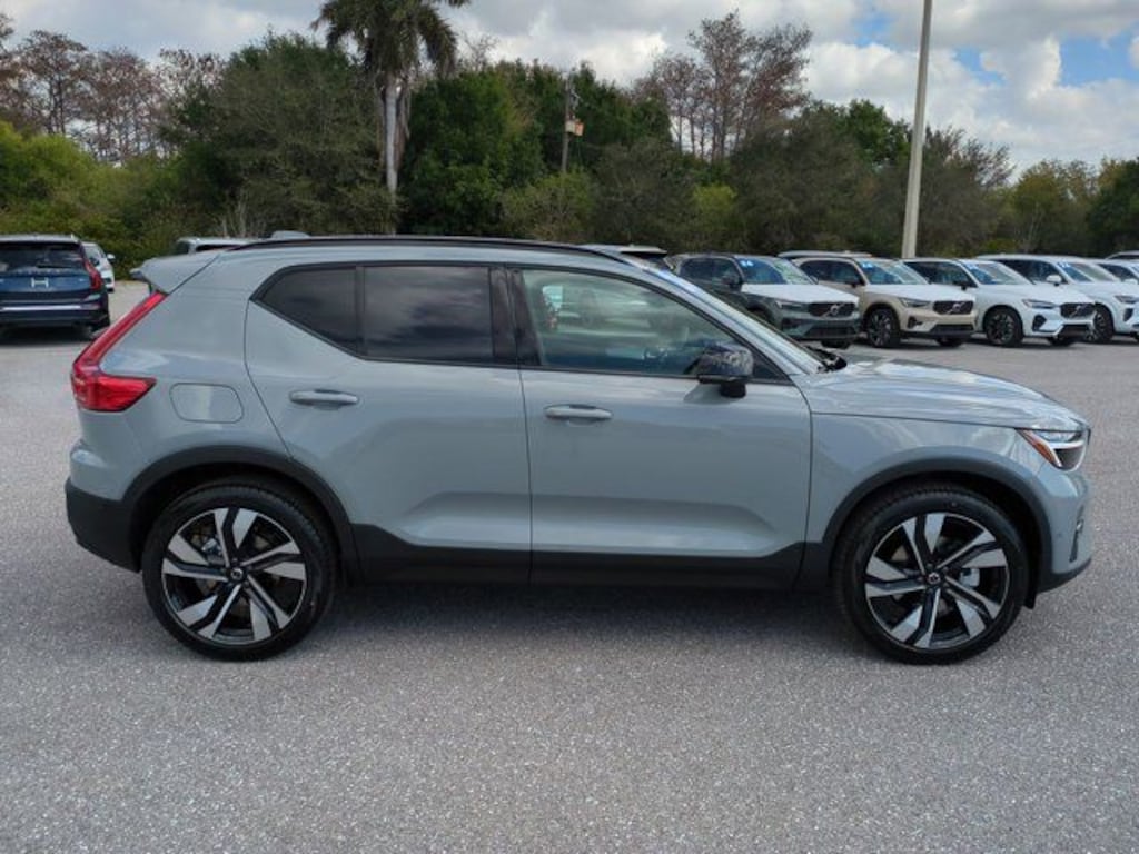 New 2026 Volvo XC40 B5 Plus SUV