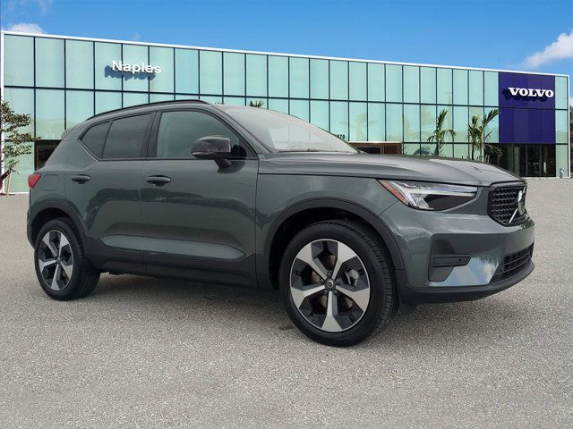 2026 Volvo XC40 SUV 