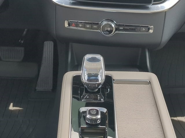 2026 Volvo XC90 Plus - Photo 20