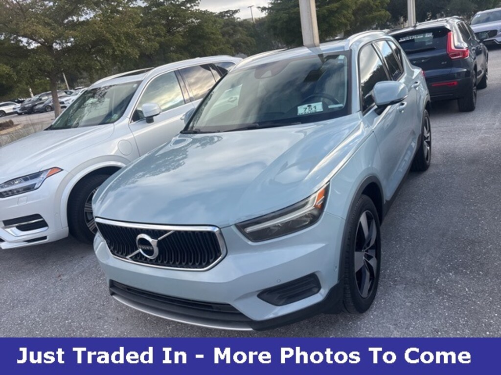Used 2019 Volvo XC40 Momentum SUV