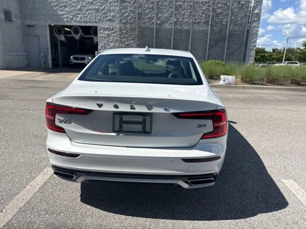Used 2022 Volvo S60 B5 Momentum Sedan