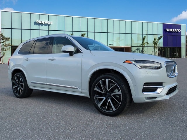 2023 Volvo XC90 Plus's photo