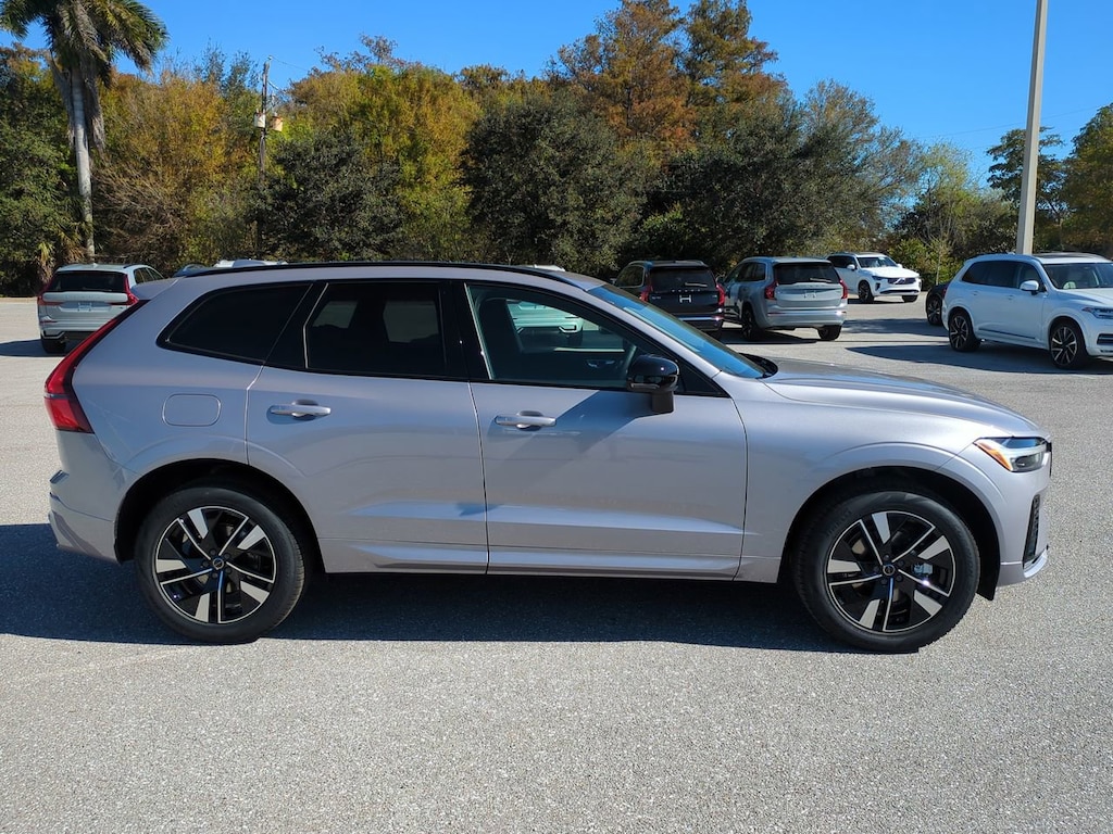 New 2026 Volvo XC60 B5 Core SUV