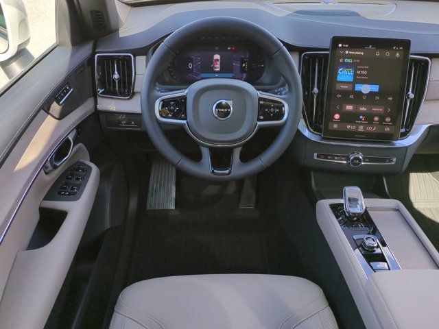 2026 Volvo XC90 Plus - Photo 18