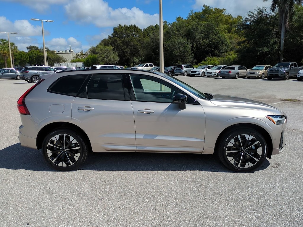 New 2026 Volvo XC60 B5 Plus SUV