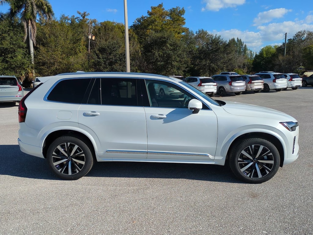 New 2026 Volvo XC90 B6 Core SUV