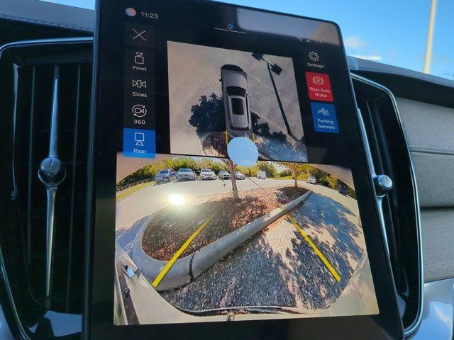 2026 Volvo XC90 Plus - Photo 23