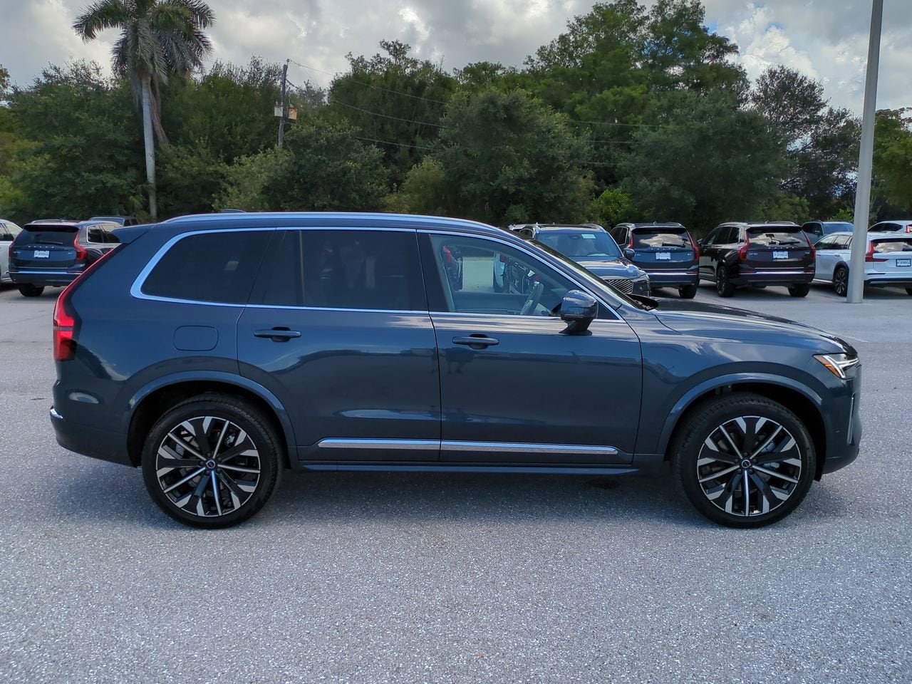 2026 Volvo XC90 photo 2