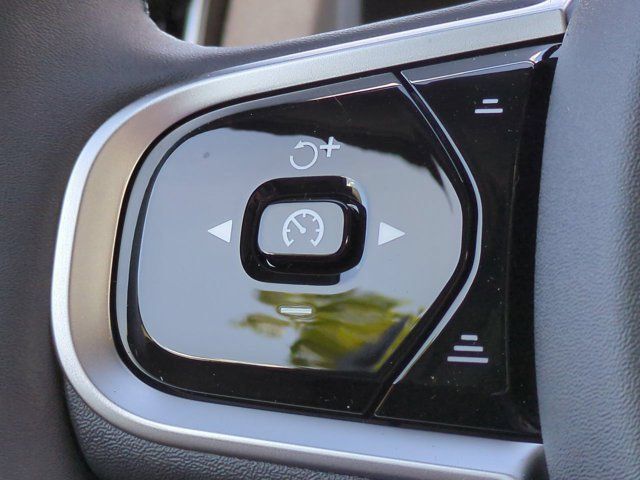 2026 Volvo XC90 Plus - Photo 27