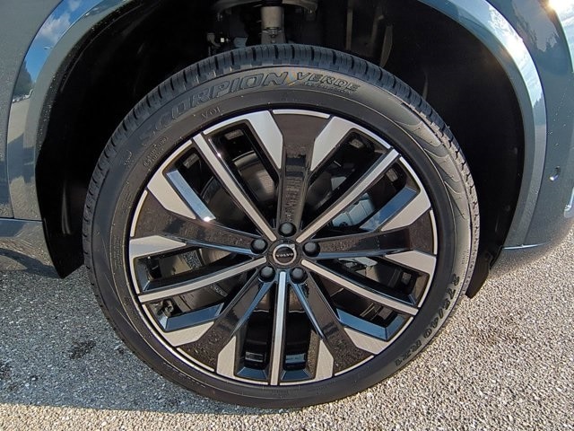 2026 Volvo XC90 Plus - Photo 12