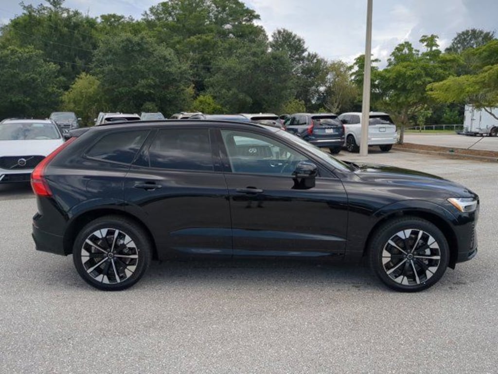 New 2026 Volvo XC60 plug-in hybrid T8 Plus SUV