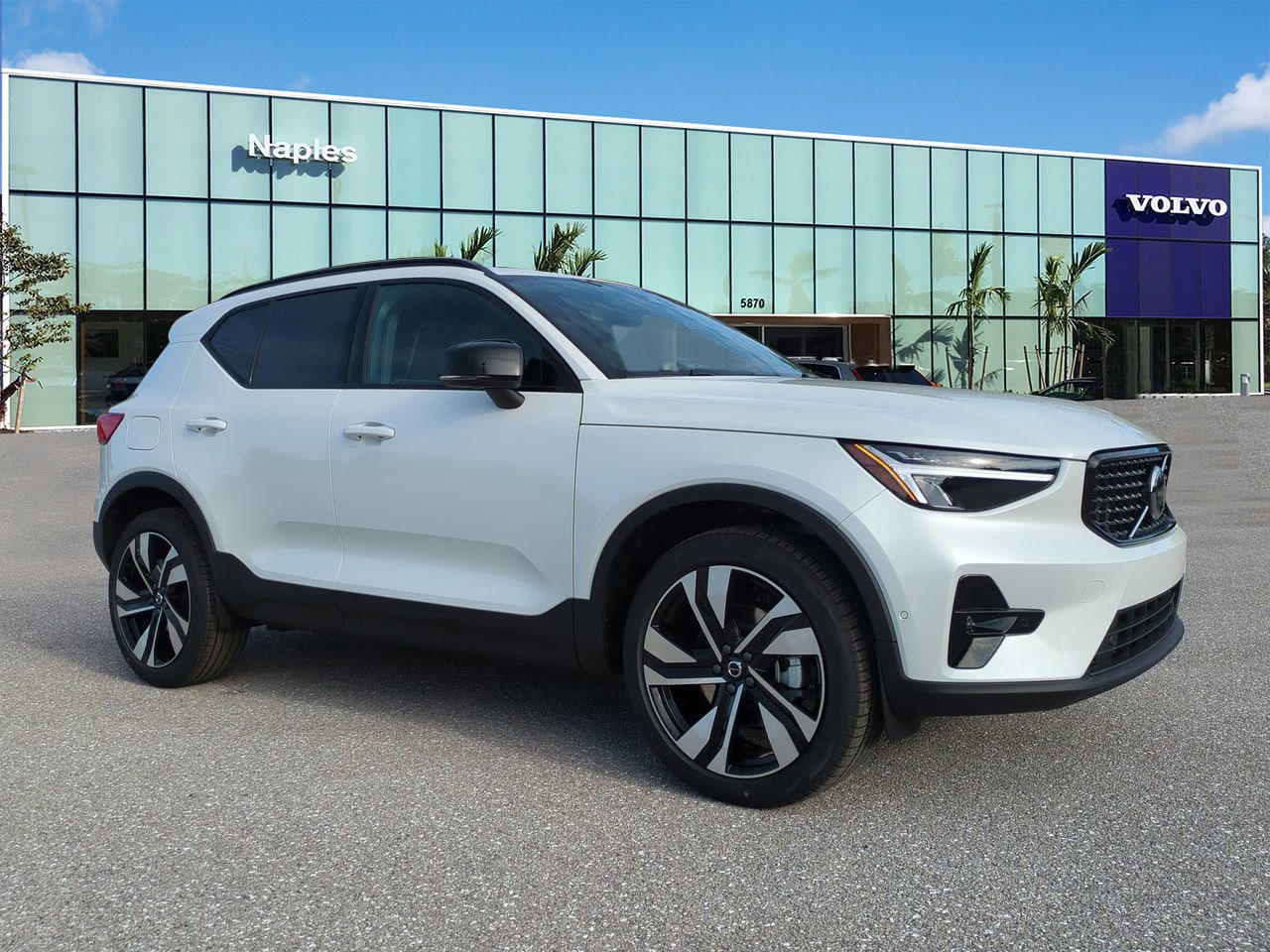2026 Volvo XC40