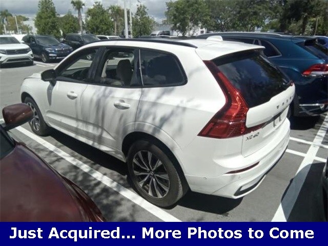 2023 Volvo XC60 B5 Plus photo 3