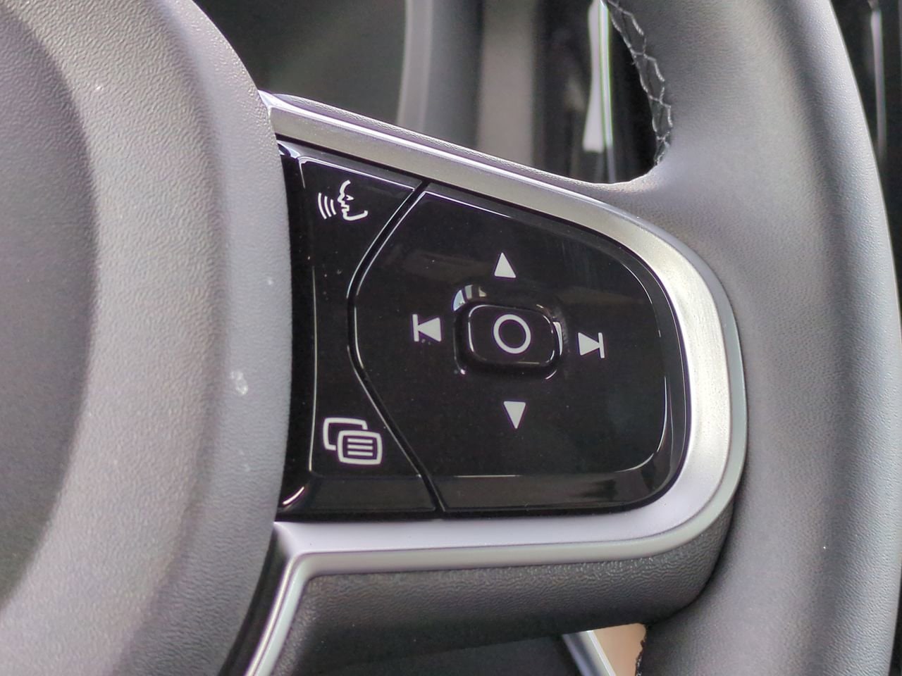 2026 Volvo XC60 Core - Photo 27