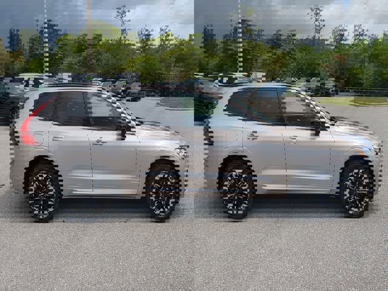 2026 Volvo XC60 B5 Plus photo 4