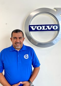 Staff member Jorge Coello from ID_733482308408
