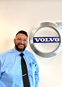 Staff member David Guzman from ID_a2c39fd094fb