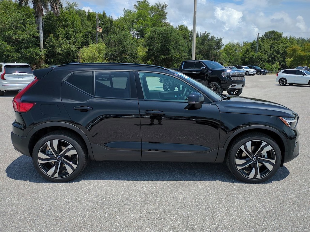 New 2026 Volvo XC40 B5 Plus SUV