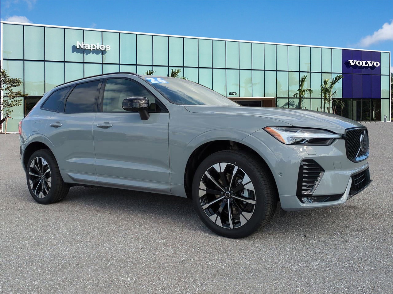 2026 Volvo XC60 Plus's photo