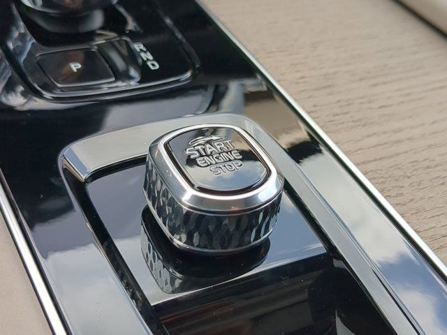 2026 Volvo XC90 Plus - Photo 29