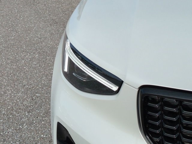 2026 Volvo XC40 Plus - Photo 11