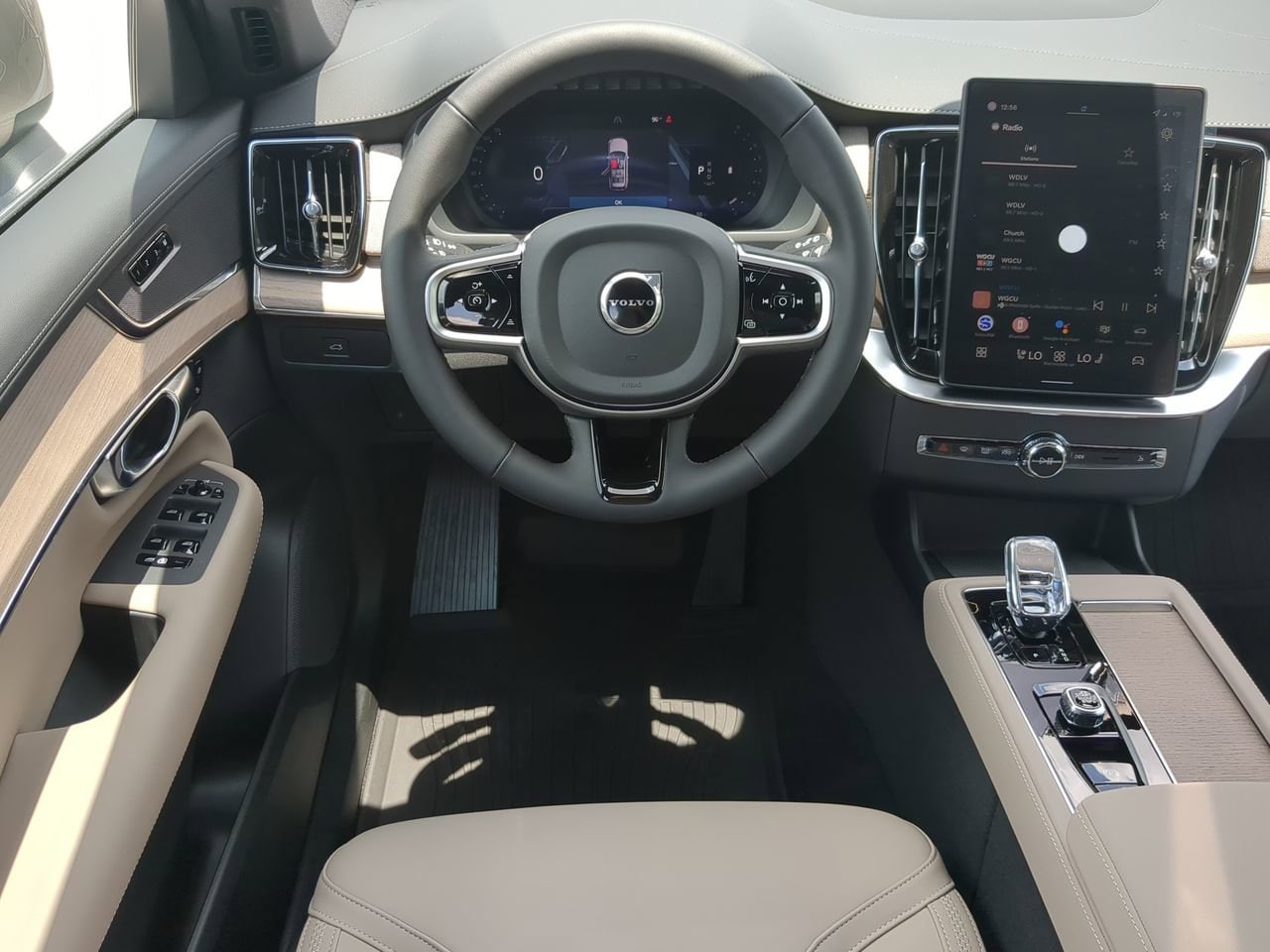 2026 Volvo XC90 Core - Photo 17