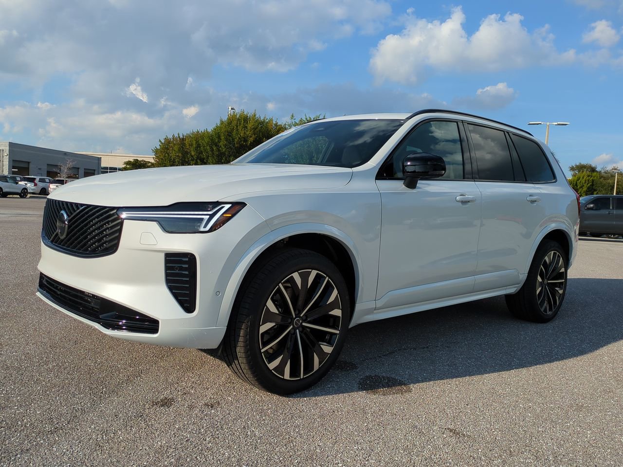 2026 Volvo XC90 Ultra - Photo 8