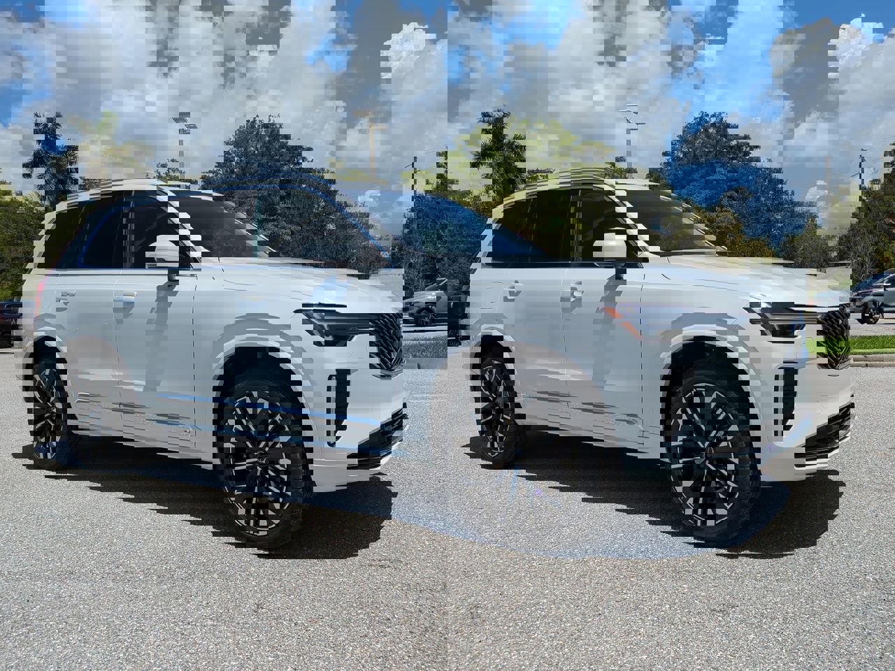 2026 Volvo XC90 B5 Core photo 2
