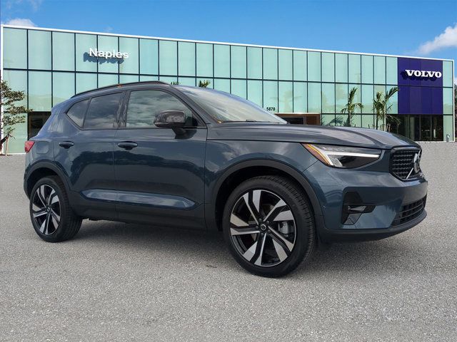 2026 Volvo XC40 SUV 