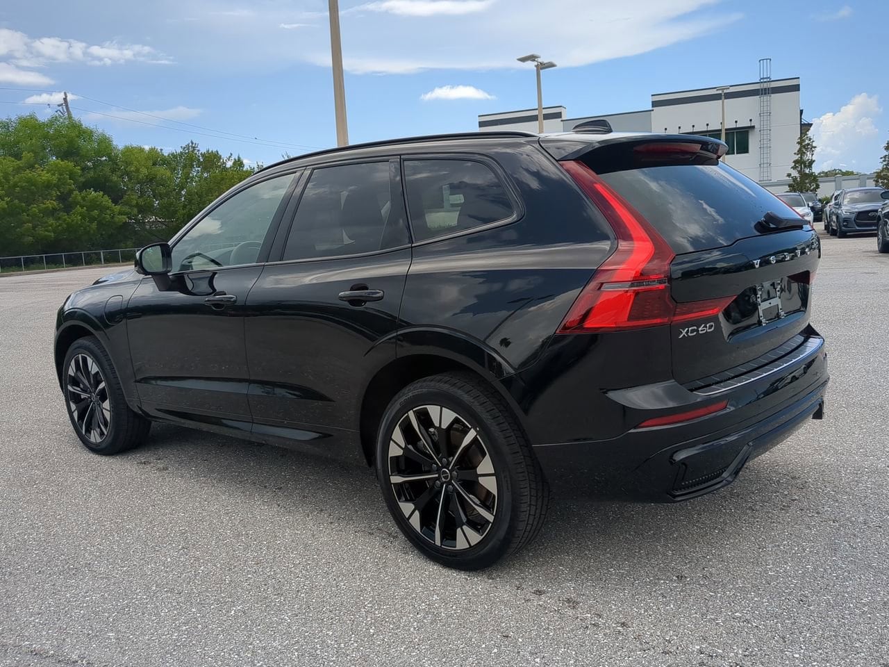 2026 Volvo XC60 Plus - Photo 7